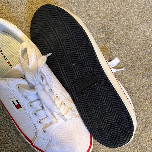 Tommy Hilfiger canvas sneakers 6.5 - Picture 4 of 6